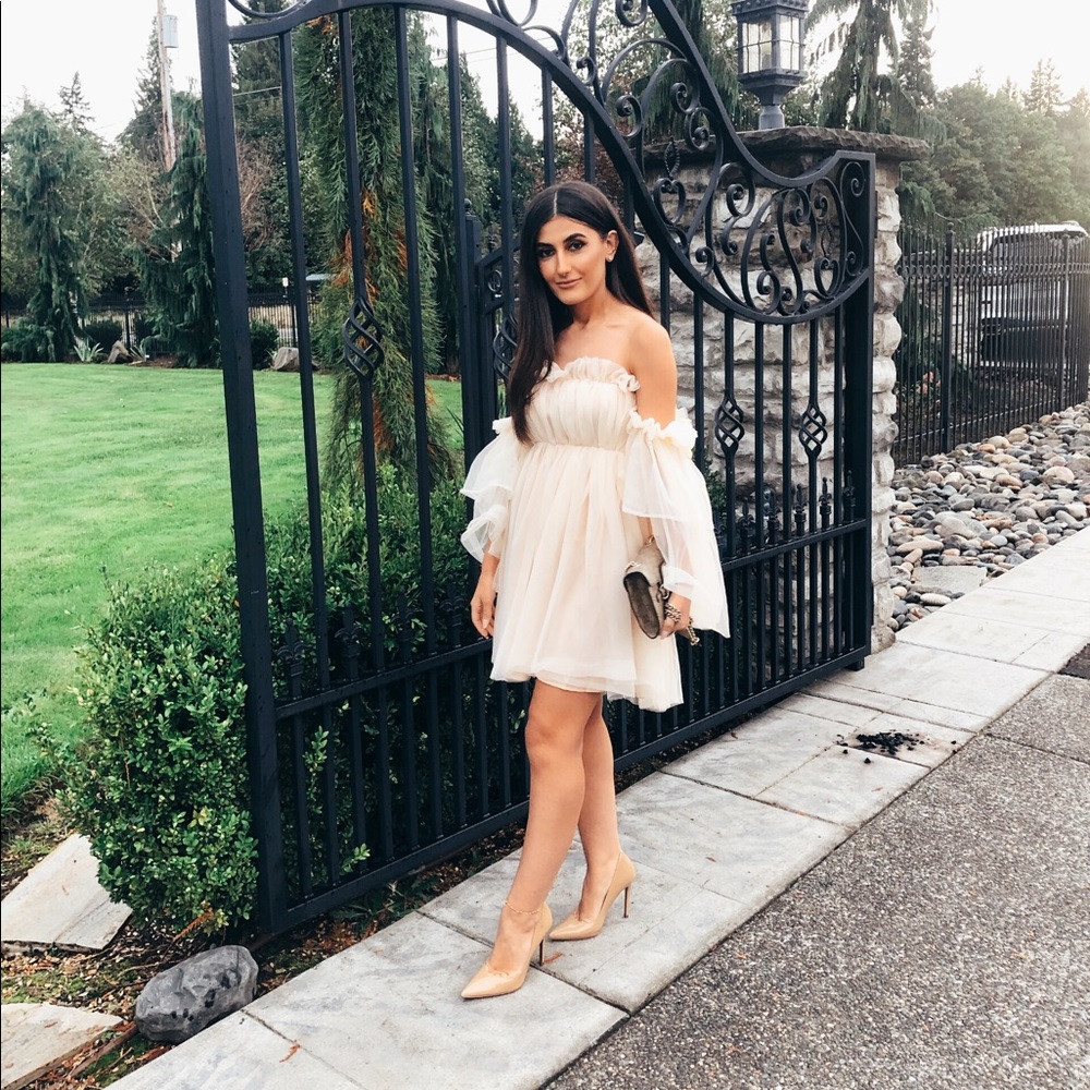 Meet your Posher, Amina